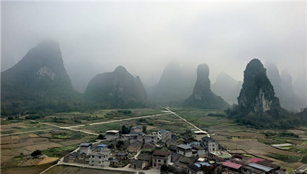 暮冬登奇峰鎮(zhèn)小東山