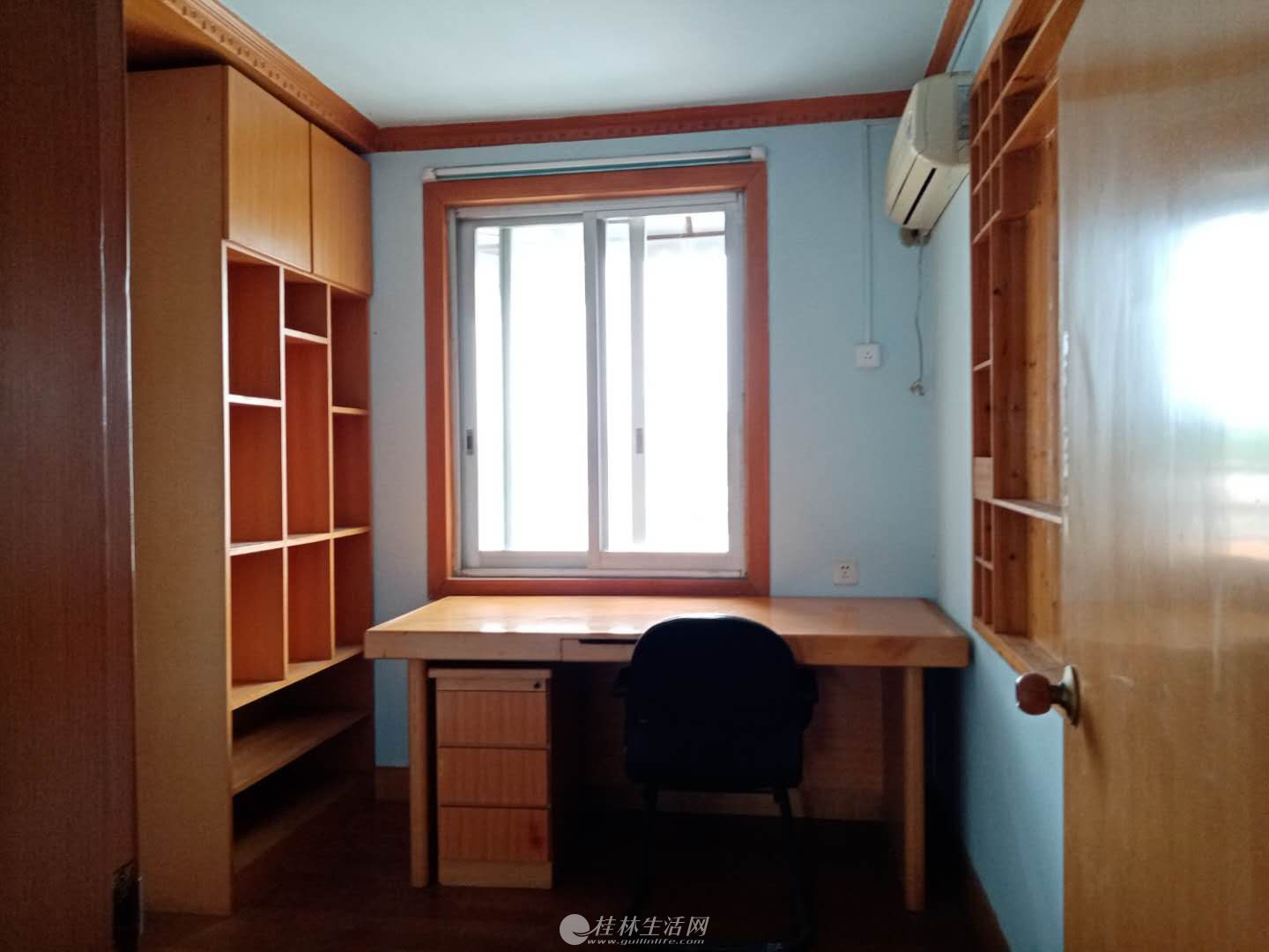 �л�ѧ�����л�·̫����������װ116��ͣ������