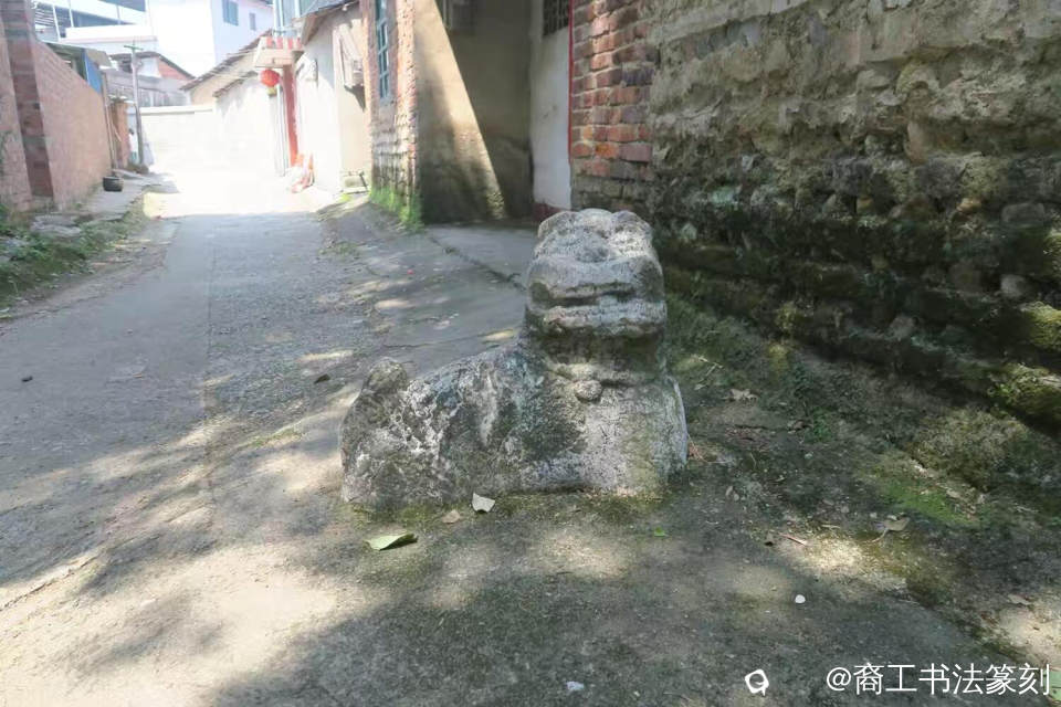 2394585687.jpg