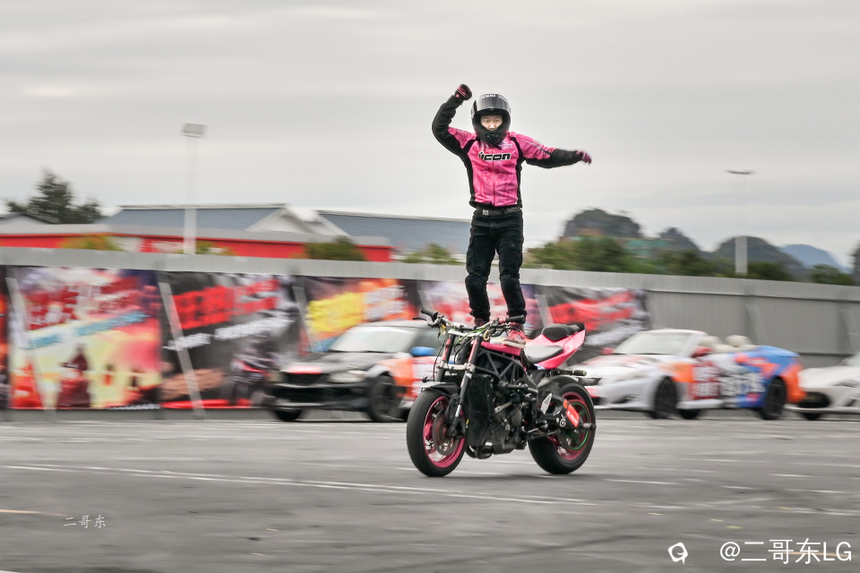 超华特技飞车秀 (13).jpg