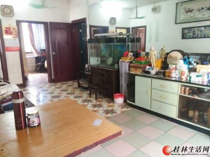1��˰���л�ѧ��������·��������4¥ 3��1�� 70ƽ�� 55��������� ��Ժ�ӣ�