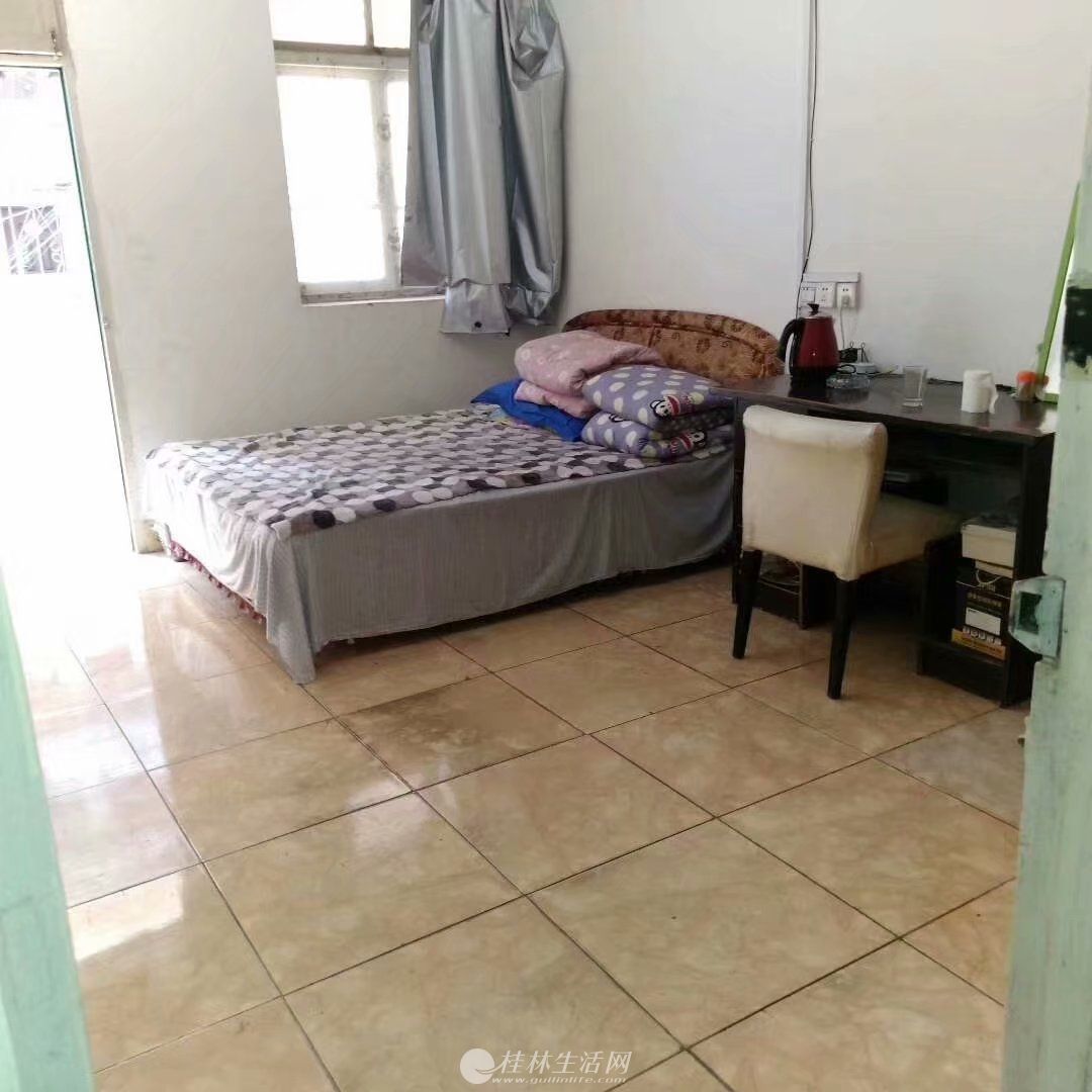 ���������аٻ���¥����ͨȪ��39ƽ���׼�װ��һ�׶�����⡣