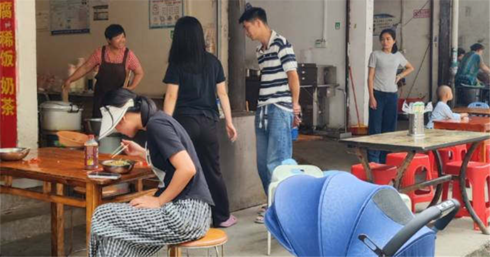 赶潭下圩吃扣肉米粉，再游金山禅院