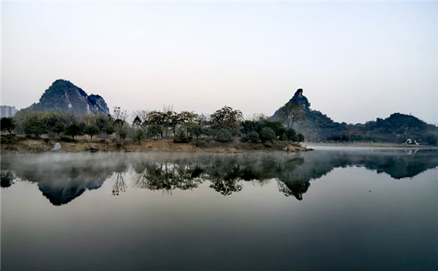 暮冬臨桂山水公園遇平流霧