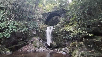 三闖三門(mén)深山，揭開(kāi)這座神秘古橋面紗