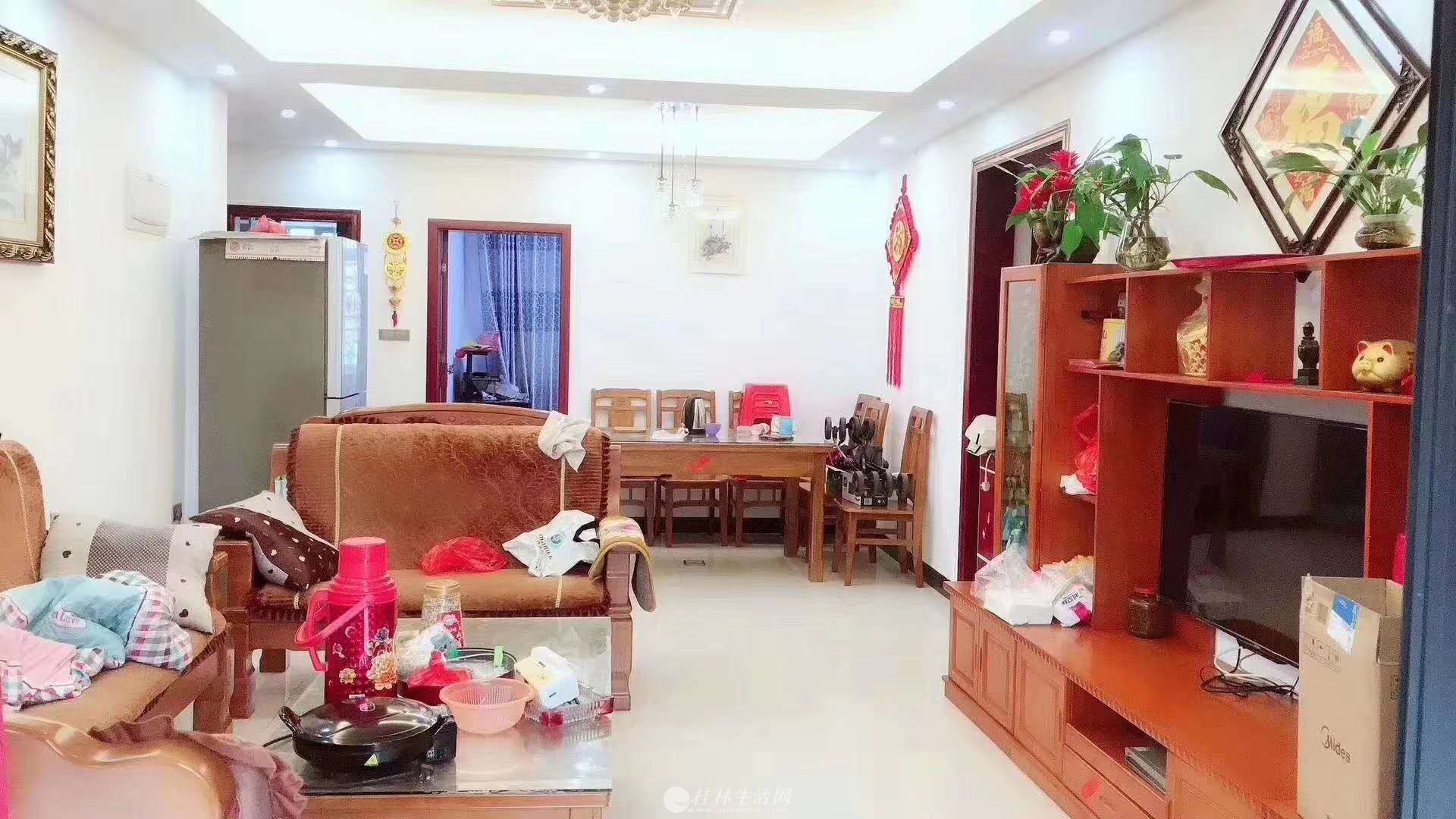 .�����������к�Ԫ���˽���԰�Ա������񾰾�װ�������ס