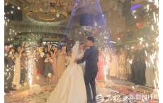 一对新疆新人办婚礼，现场来了300多名&ldquo;陌生人&rdquo;？！