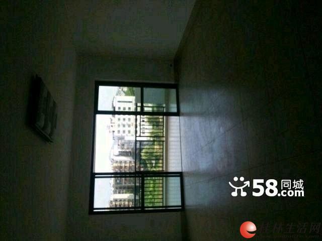����������³� 3��2��148ƽ�� ��װ�� Ѻ����һ