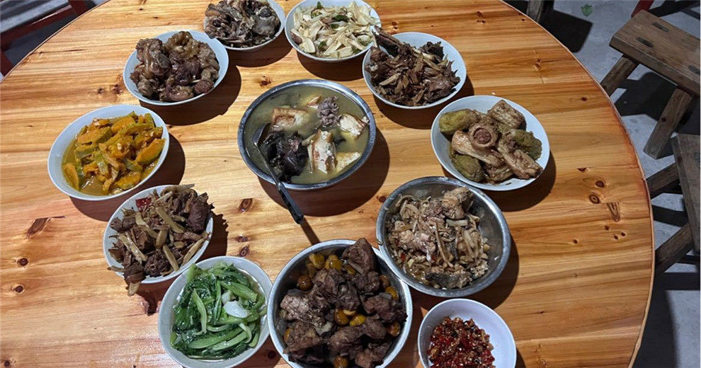 假期去南边山的村子里吃点土货，豆腐绝了