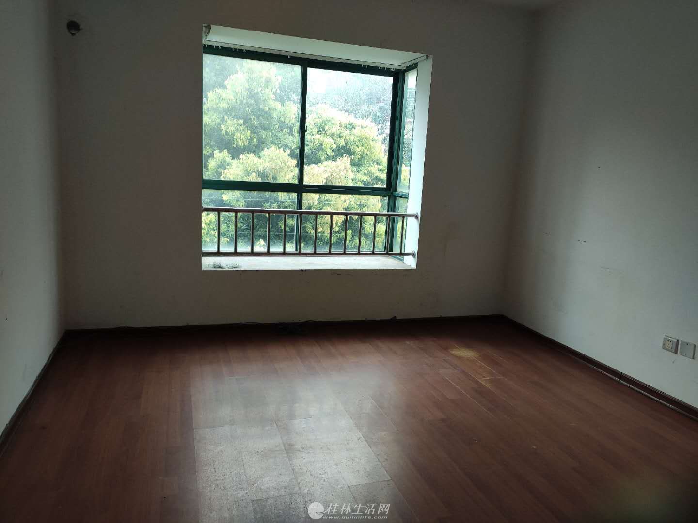 ����������·������С������4¥3��2��2��130ƽ����4��76��