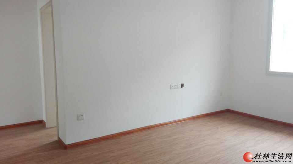 1����·β ��װ��װδס  3��1�� 5¥80�O  42��
