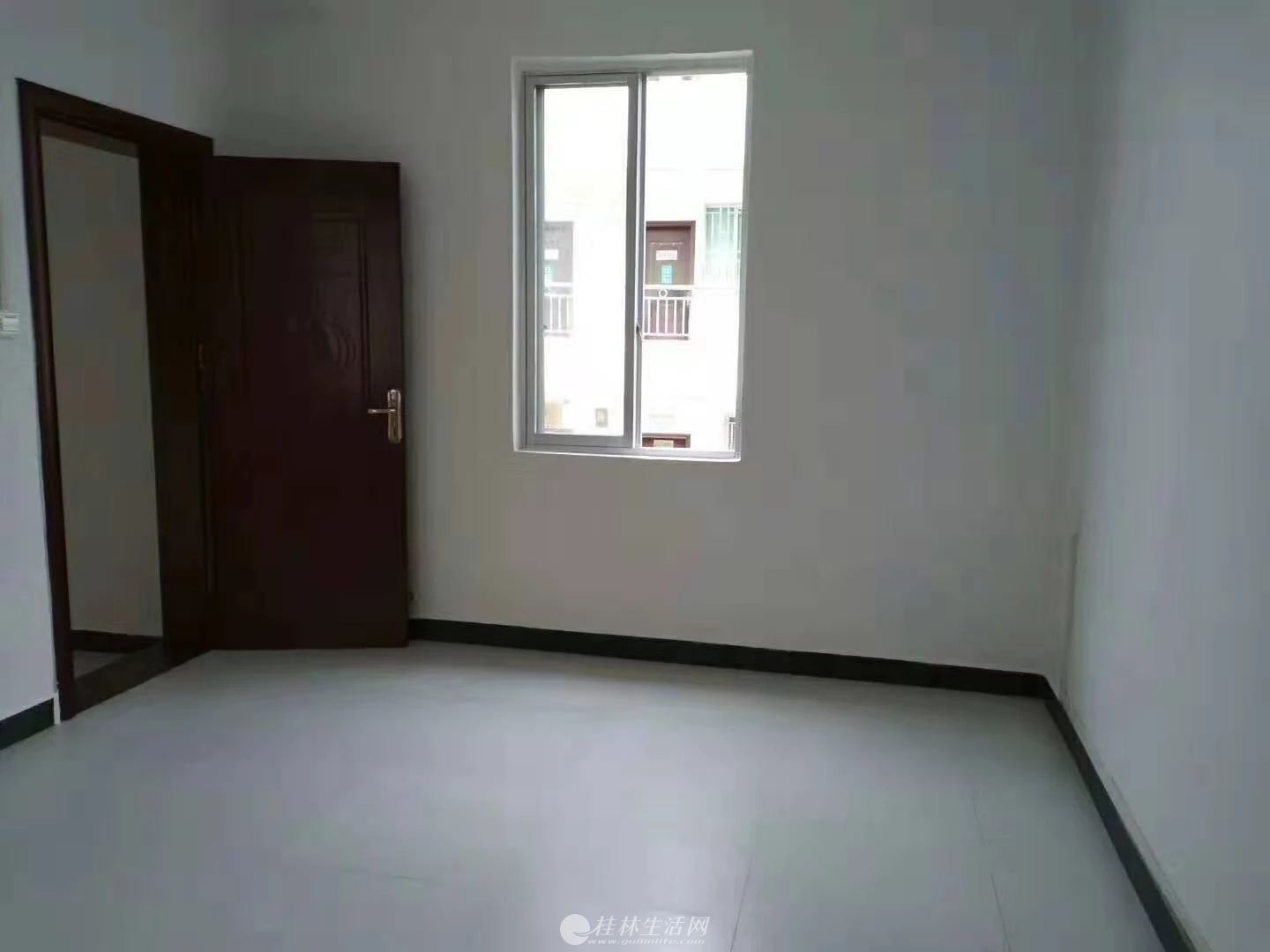 �ź���������·������4¥����һ��64ƽ��85���ͷ����ɹ��