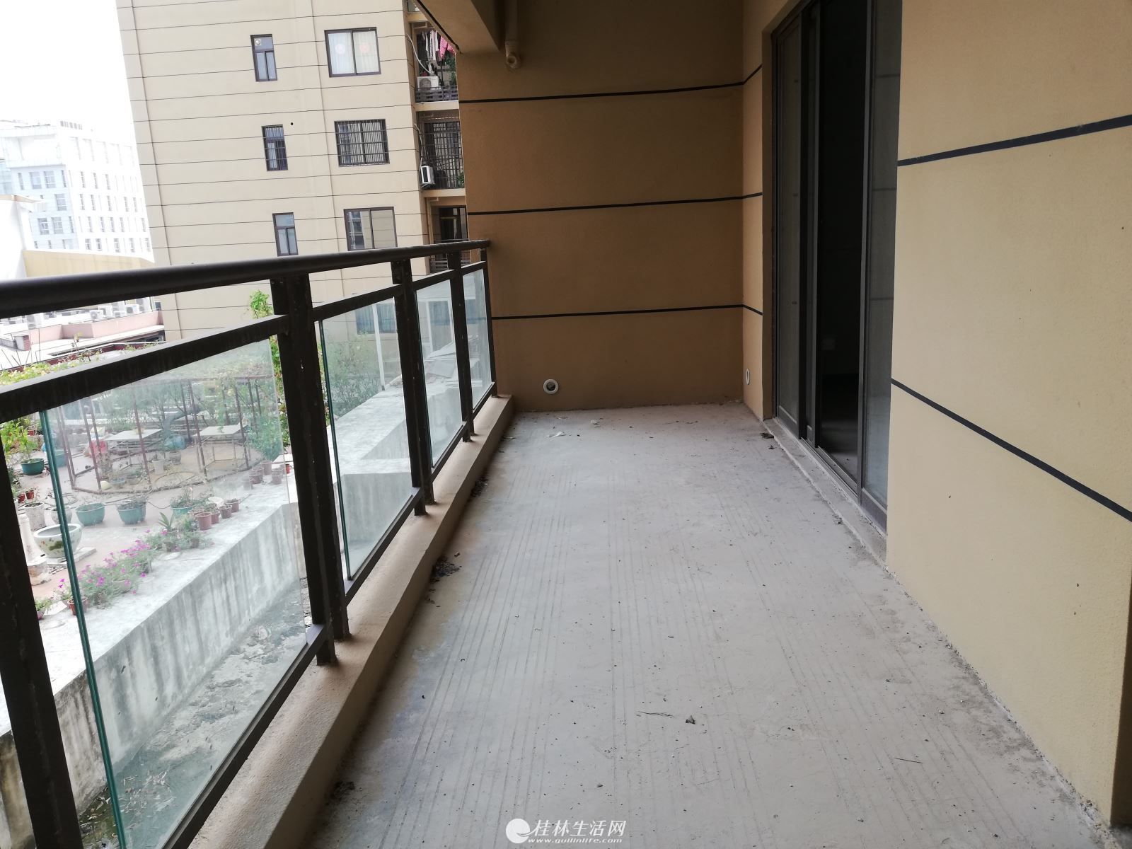 R����������ɽ������·�������ͳ���ˮ��������127ƽ��100��ǰ��˫��̨