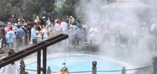 游云南腾冲热海景区