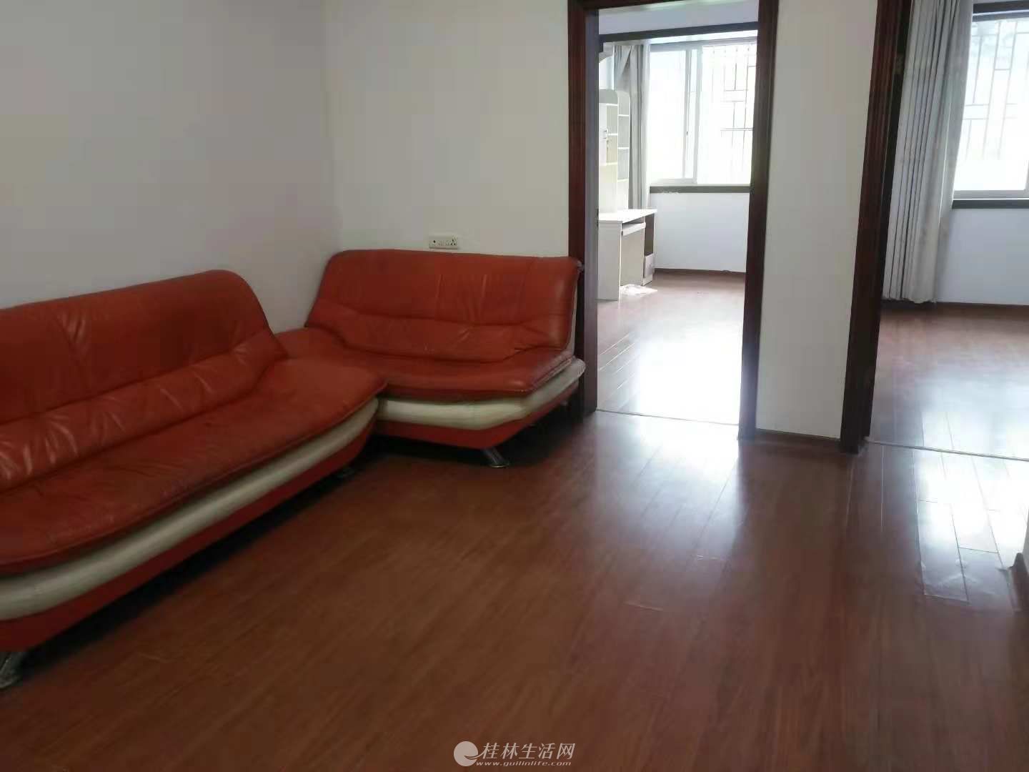 ·βȺѧˮᣬСҵͣλ㣬ϱͨ͸