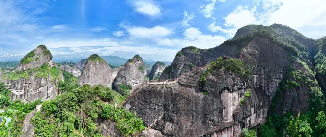 这个双节桂林乡村游人流爆棚！游客对着美景情不自禁唱起了这首歌谣……