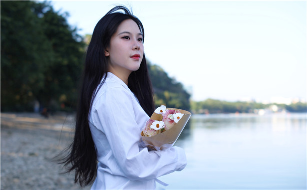 安新洲小姐姐人像