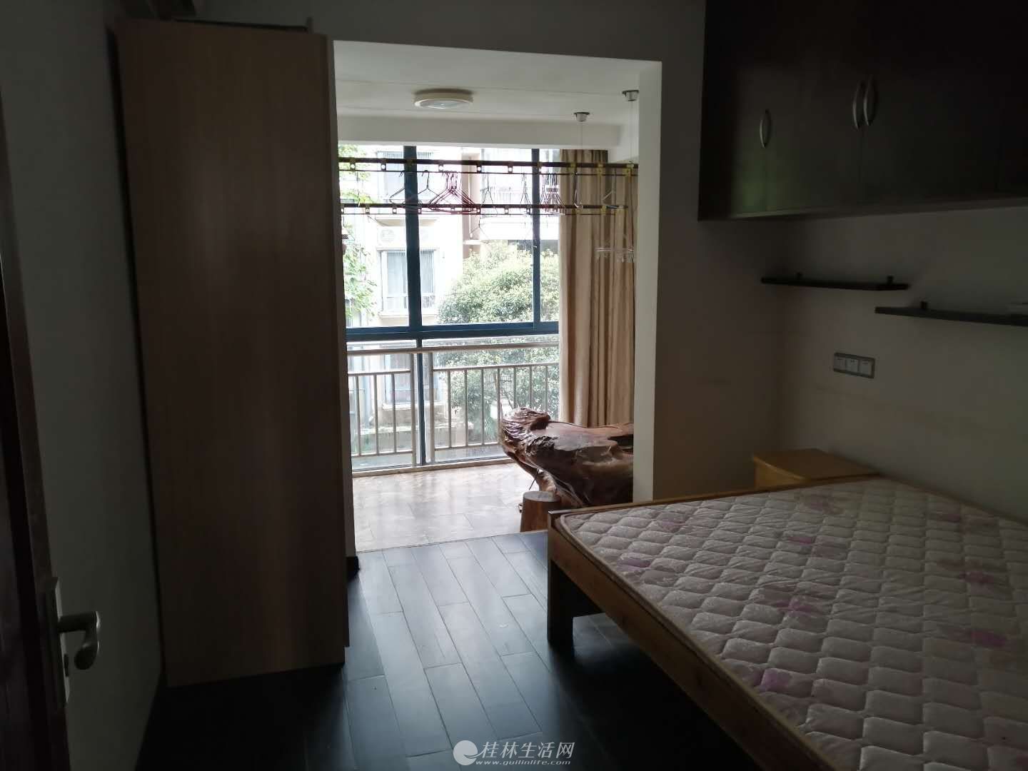 L���� �Ų�����ˮ���� ��װ��3��2��2�� 128ƽ ����̨ �ۼ�97��