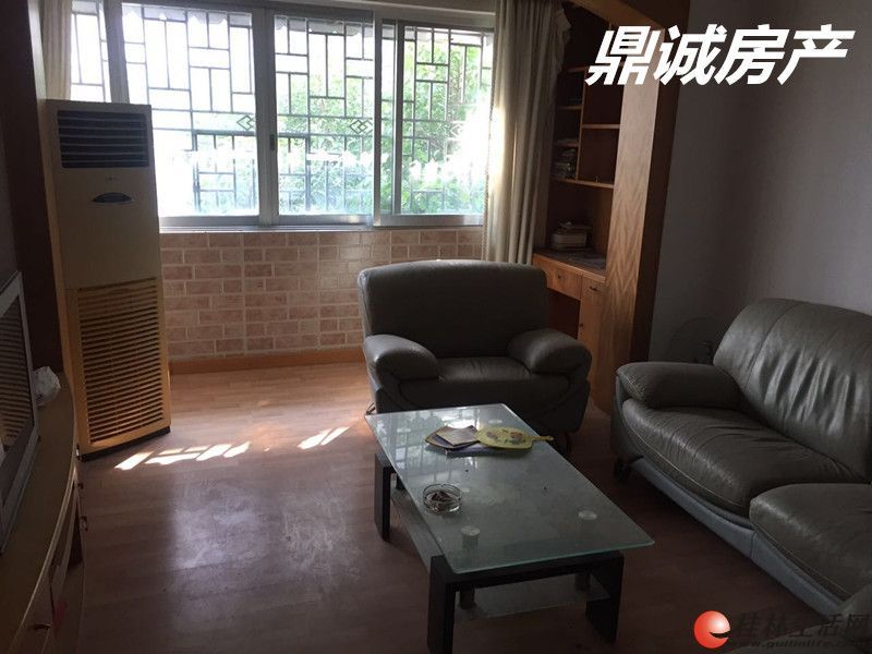 ����꡾���С������װ�� 3��2��2�� 113�O �ƽ�3¥ һ������ �ϱ�ͨ͸