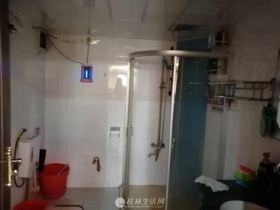 �콭������ԶСѧ������ѧ���ķ���¥��װ��ͣ������06�귿