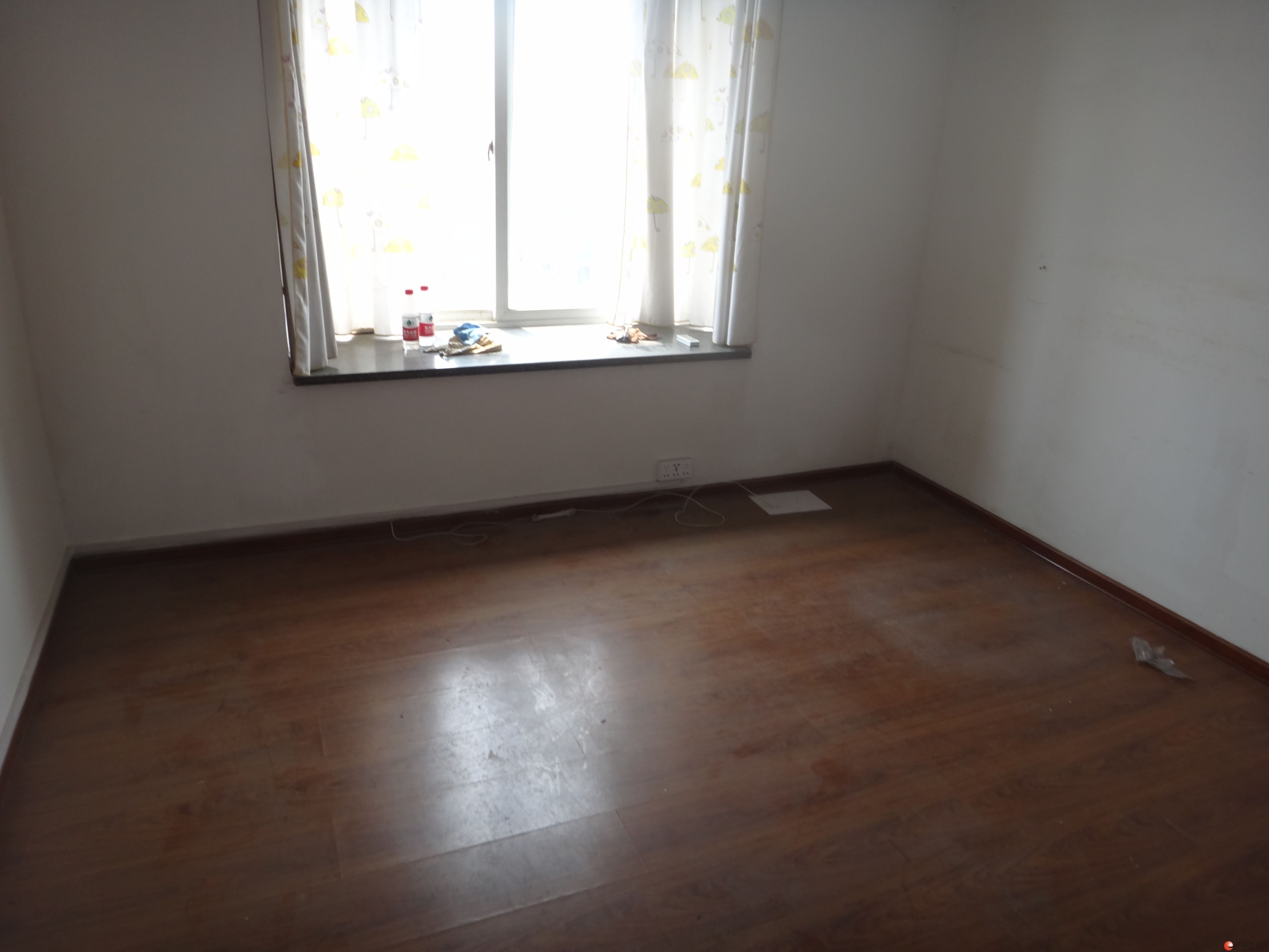 R̩Դ���� 3�� �칫��ס���� �ٽ� 2000/�µͼ۳��� ��ֵ