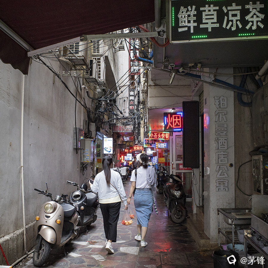 2-R0106748.jpg