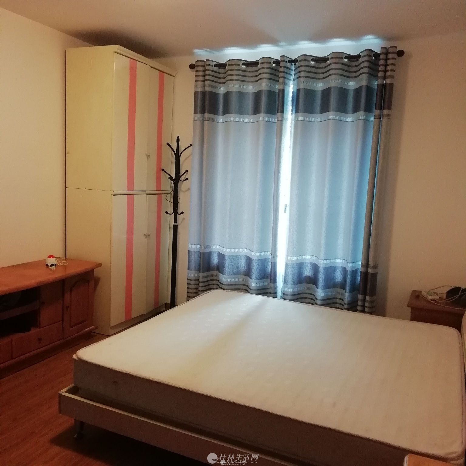 ��Դ���氲��С��3��2��2��2¥��ƽ̨��԰125ƽ2500Ԫ