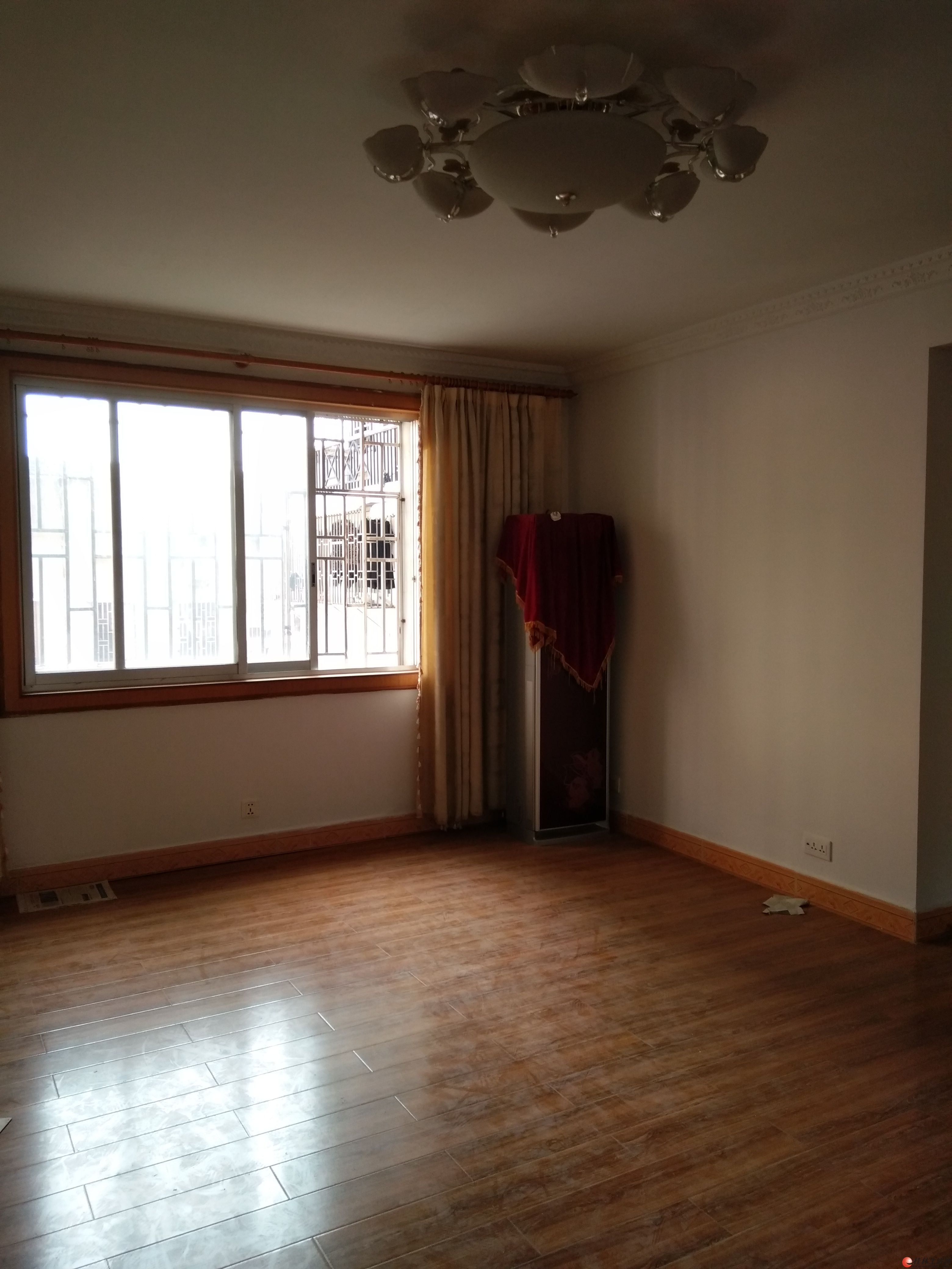 T�л�ѧ��   2002����Ʒ��  ��װ3��  3¥  85��