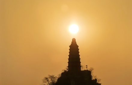 暮冬桂林塔山观日落，霞落一江炎