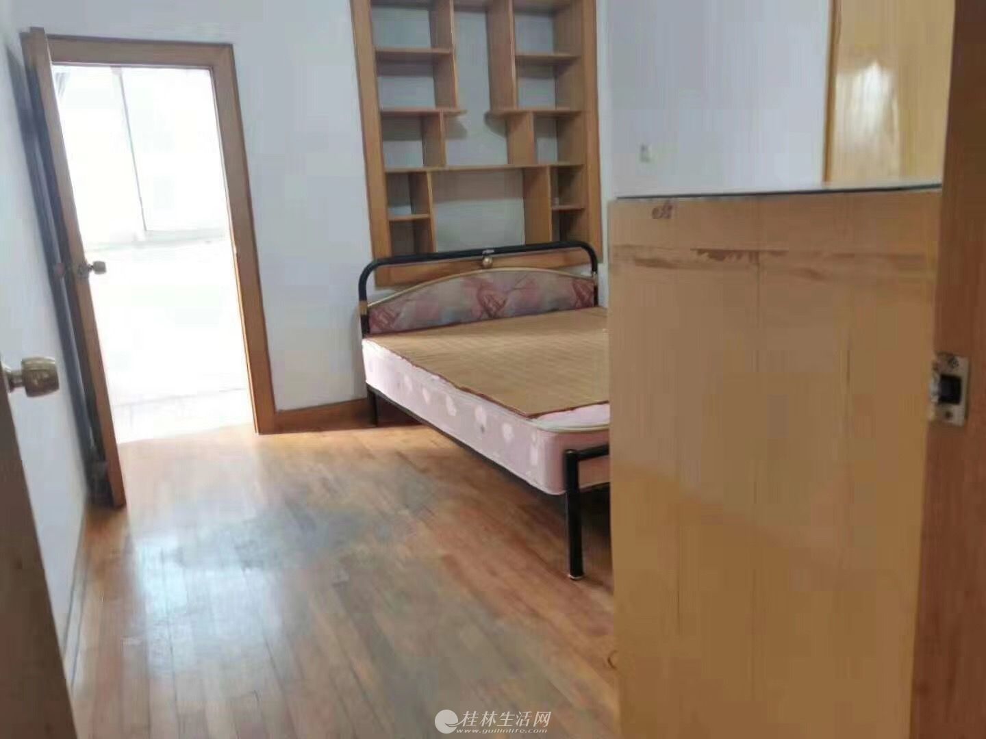 ���ۣ� ����ѧ������·��������¥��56��90ƽ3��1��3¥��װ��10ƽ¶̨