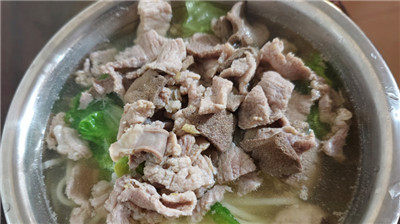 打卡桂林长盛不衰的九岗岭煮粉！只卖两种粉