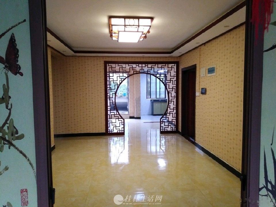 �ڳǴ�ͨ������װ3��2��1����95ƽ��75��ֱ��10��2¥�ʹ�¶̨