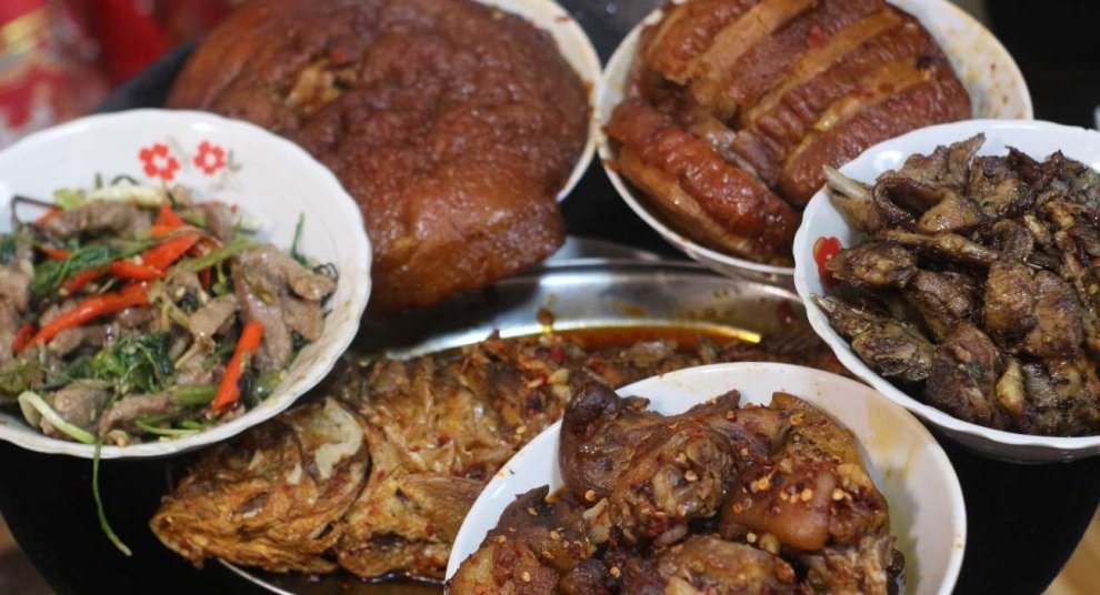 大年初一，我在寨子吃硬菜！