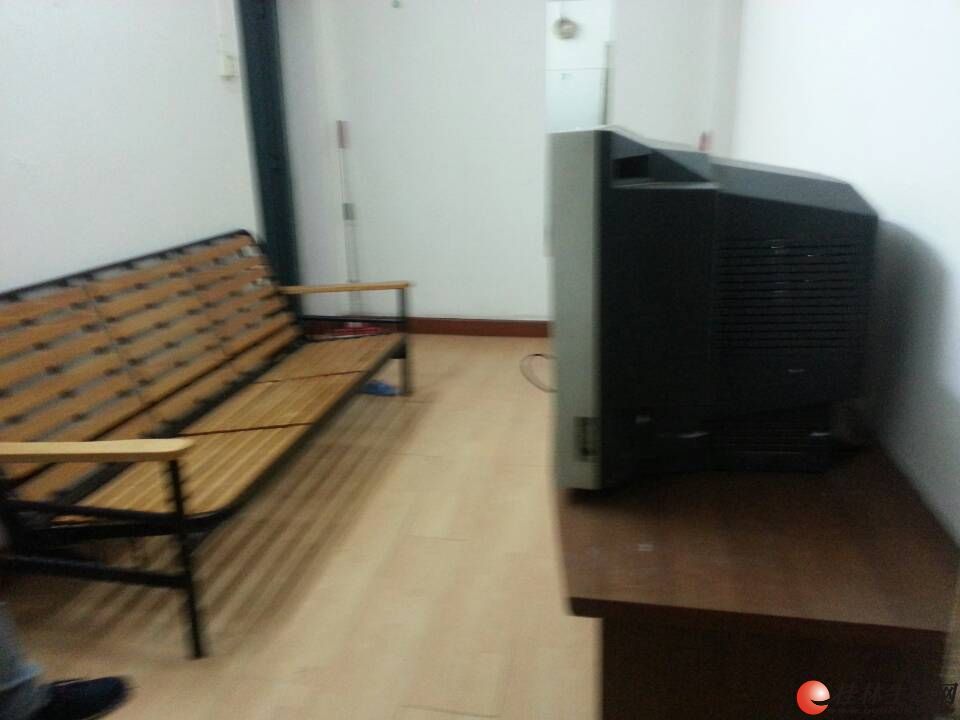 888������ѧ������ʩ��԰�Ļ��ݶ���	111	2F	��35�O	����װ��98��	����Ʒ��	22��	��	