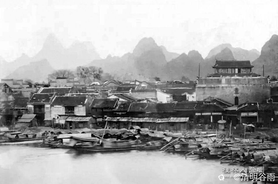 漓江岸边02.jpg