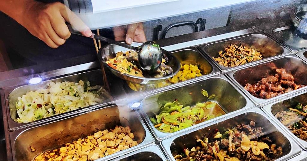 小小的一家店，食客却很多