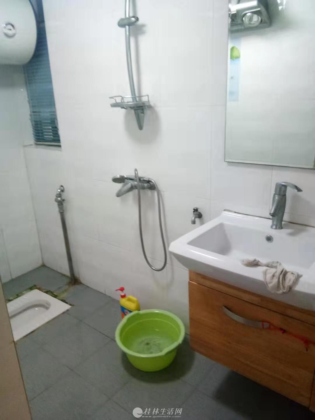 �����1��  3��2��1��  106ƽ��2700Ԫ  �ϱ�����  ����װ��