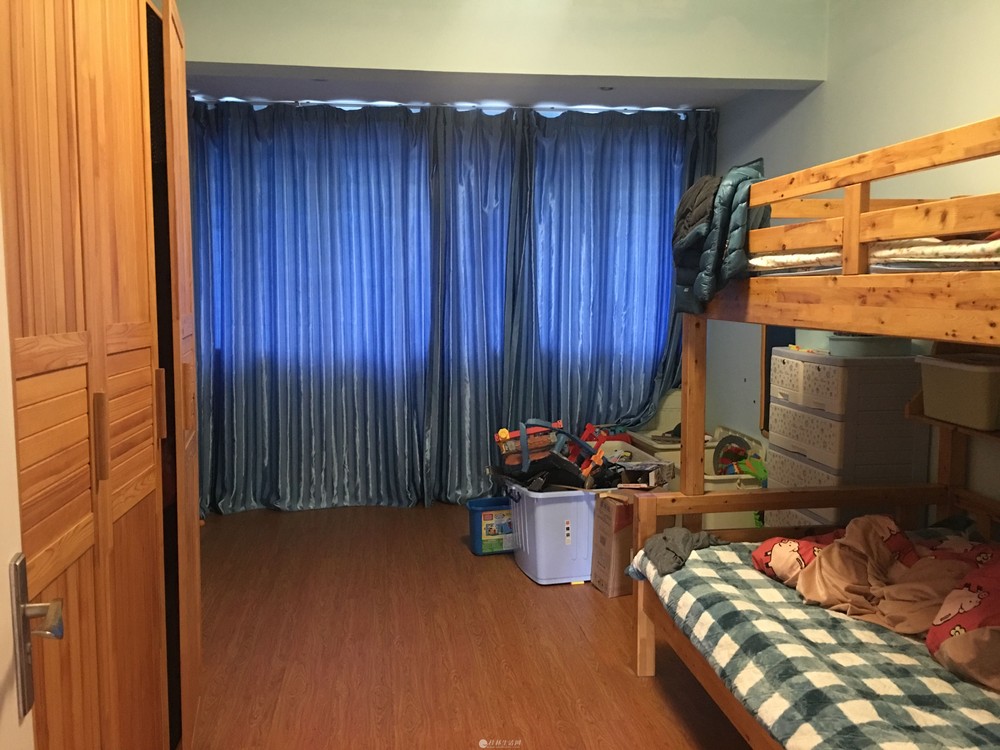 ����·��Ⱥ����ѧ�� 3��2��2�� ��װ�� ��Ժ��ͣ��