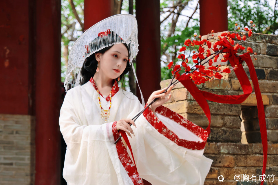 宋城墙汉服人像 (17).jpg