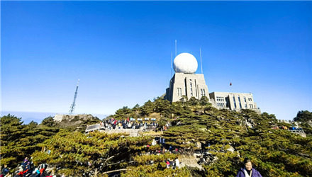 登黄山光明顶，释古今愁