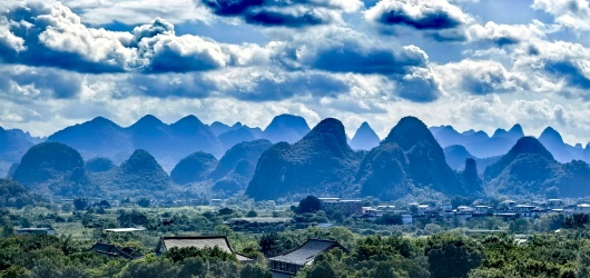 登桂林园博园大雁阁观千里江山图