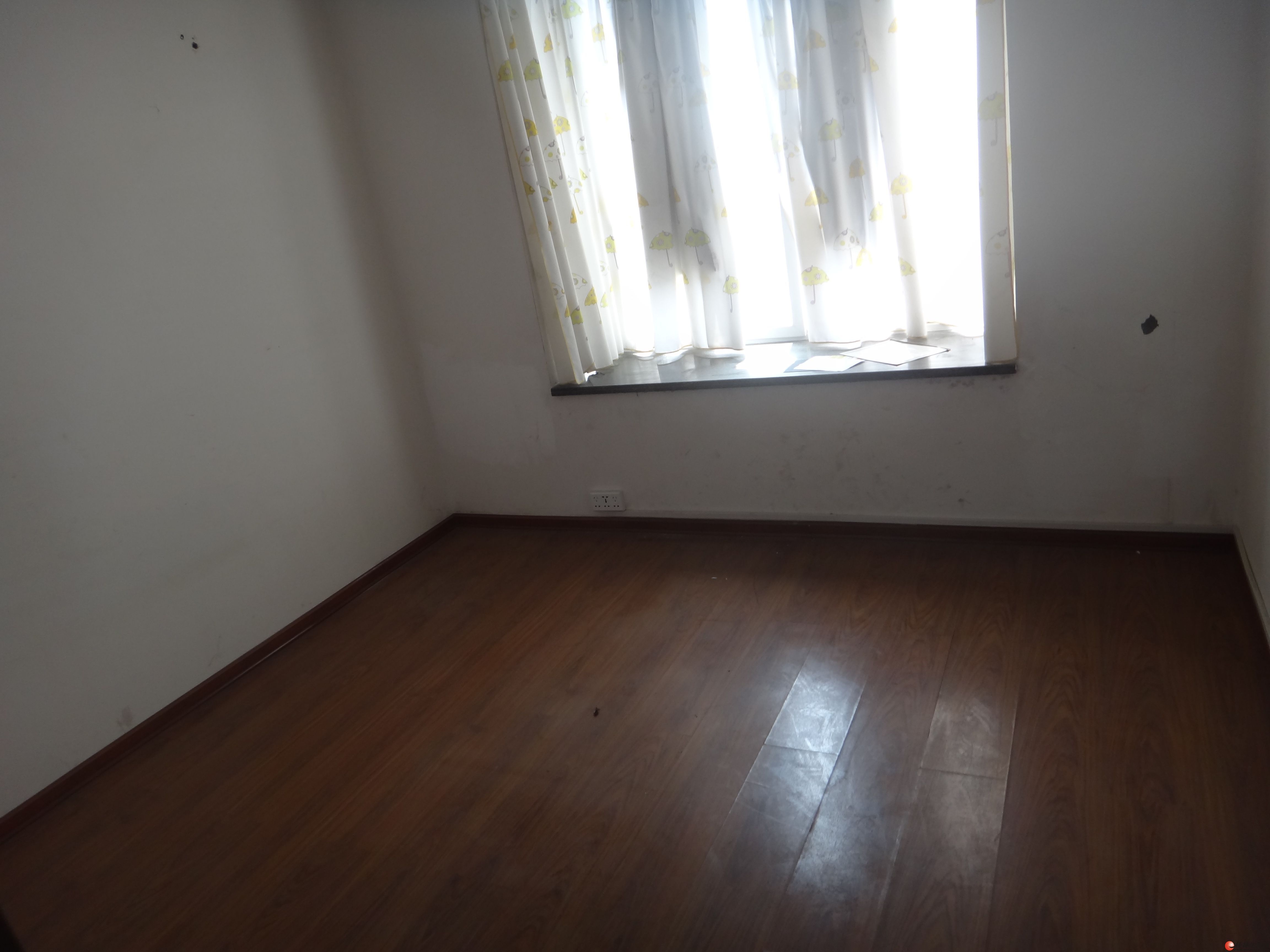 S̩Դ���� 3�� �칫��ס���� �ٽ� 2000/�µͼ۳��� ��ֵ