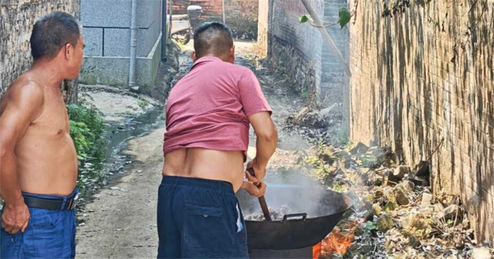 八月初九，焖狗喝酒