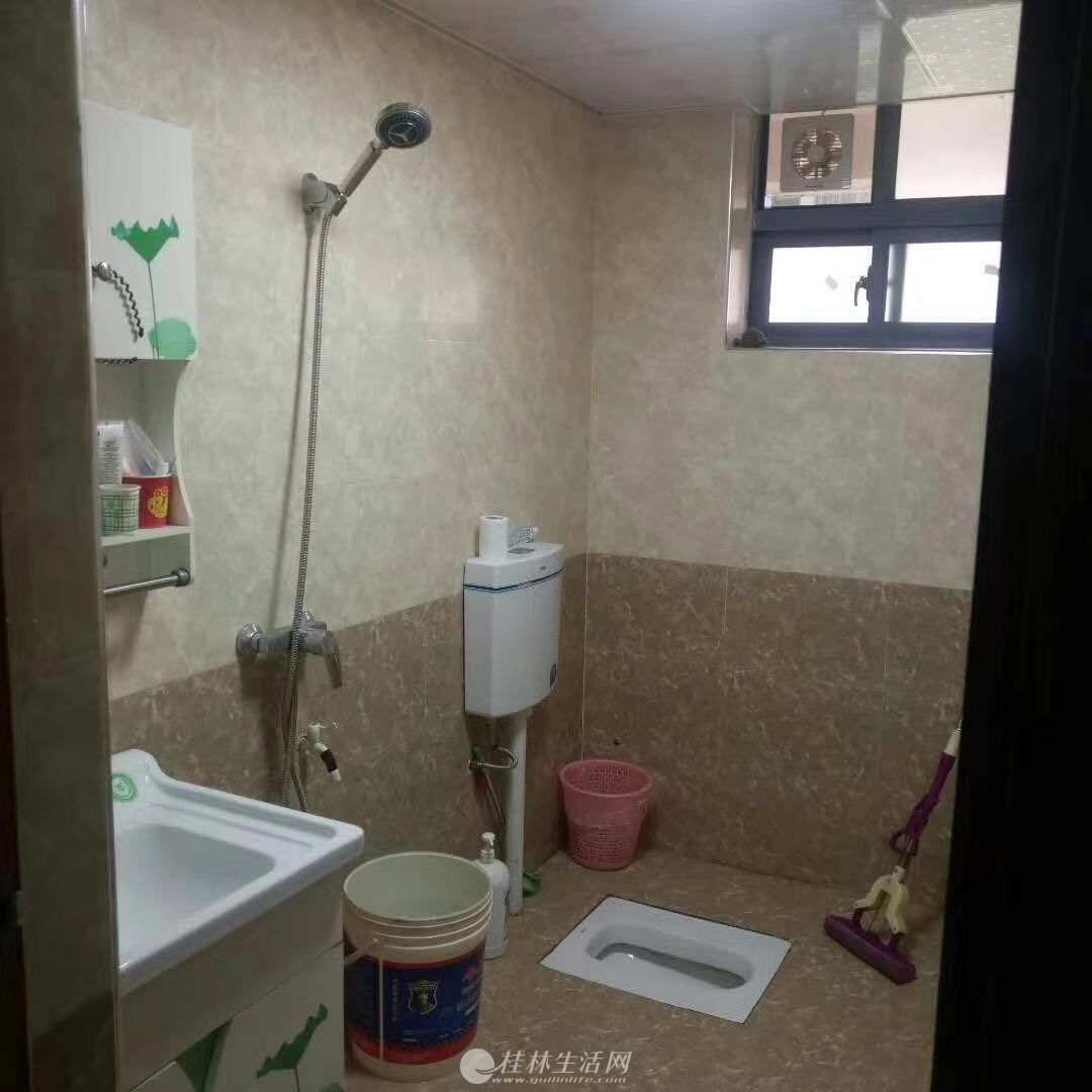 B.�ٹ��԰������ ��װ�� 125ƽ�� 77�� �����ס ���Ҿ߼ҵ�