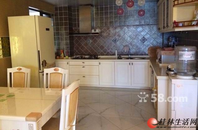 EE �����³� 3�� ����װ�� �Ҿ߼ҵ���ȫ �״γ��� 5000Ԫ/�£�����
