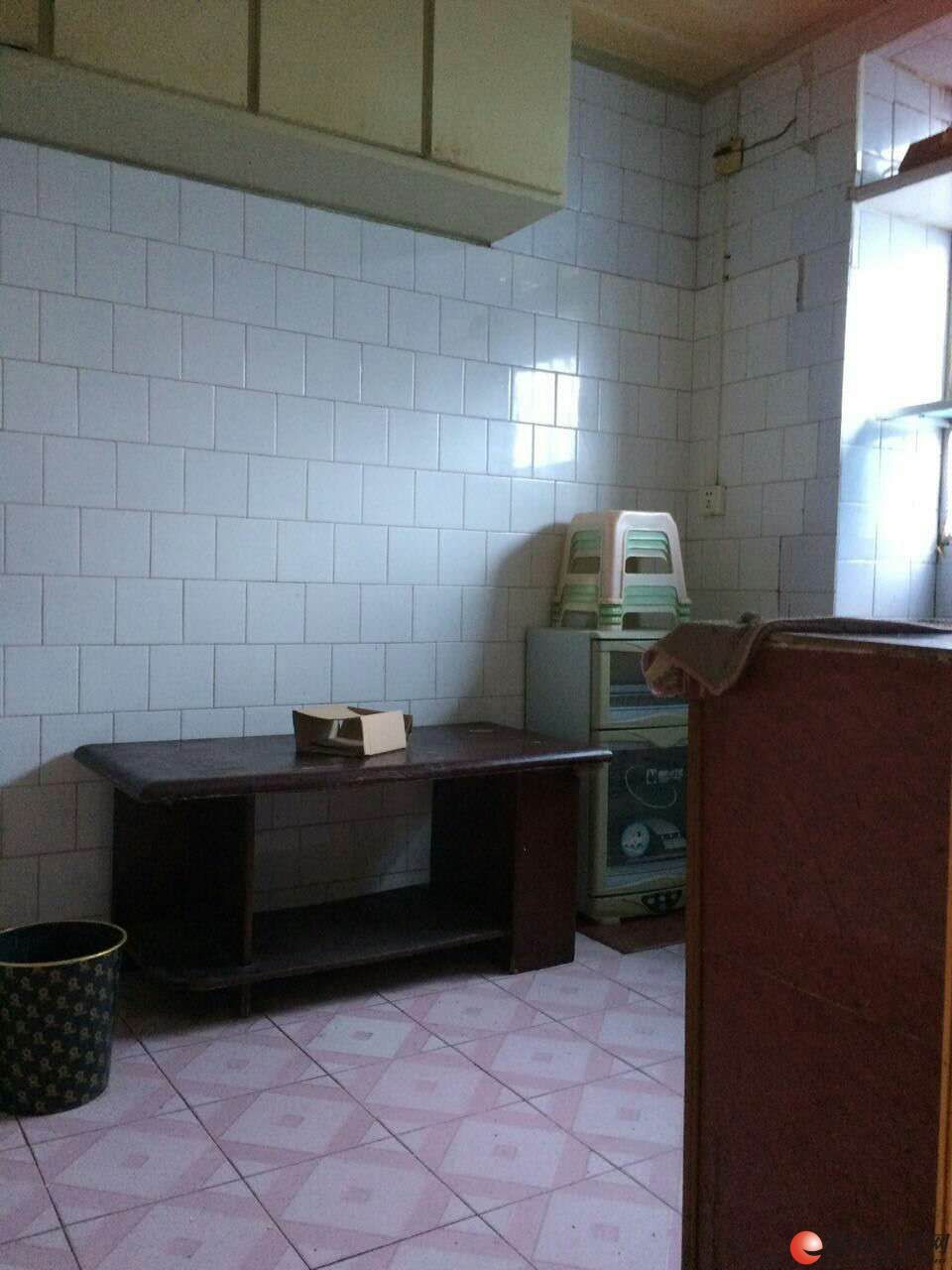 ��ɽ��԰�ԣ�����һ��~��¥�������90ƽ���ף���װ�ޣ��мҵ�Ҿߣ�����