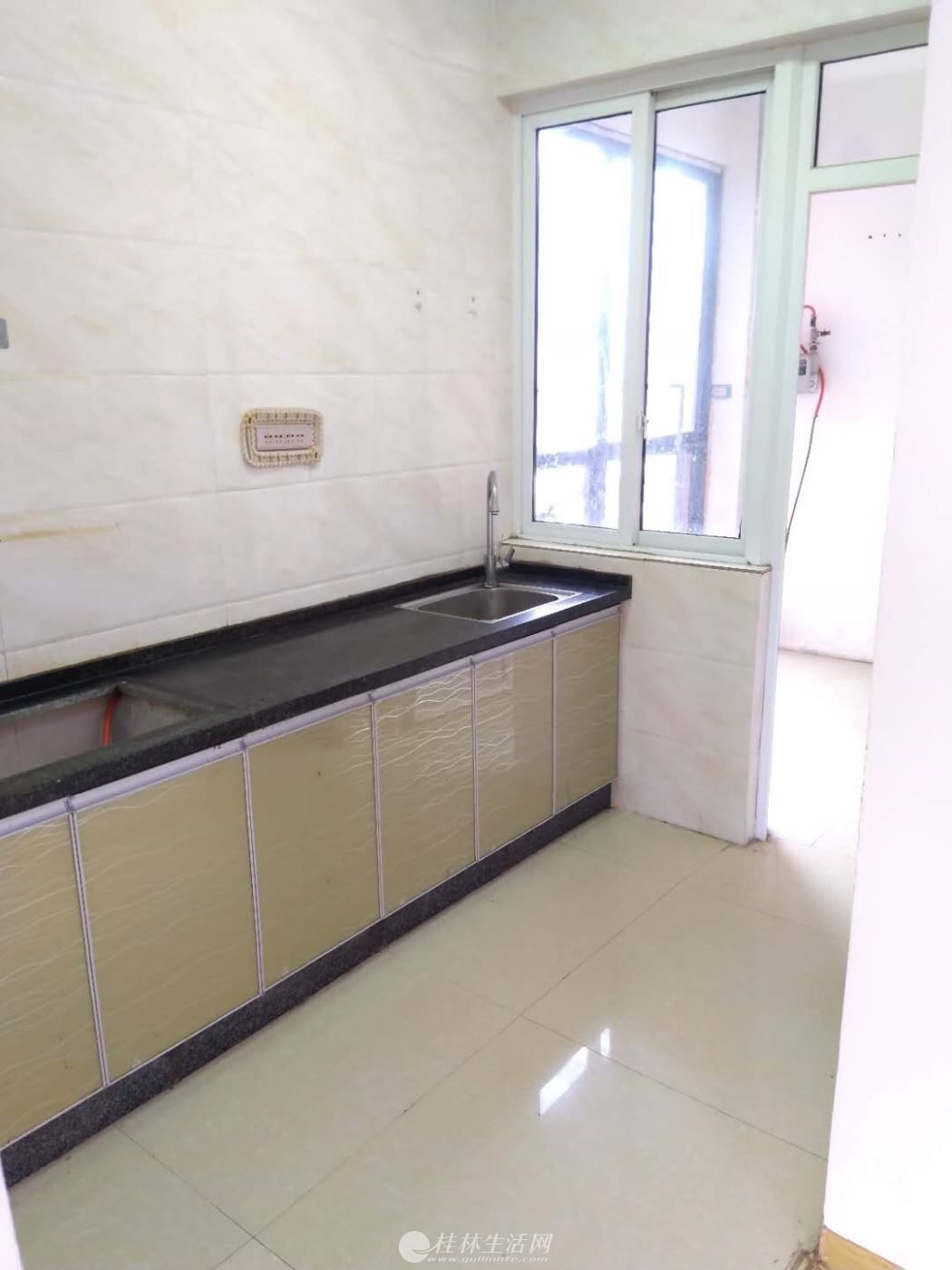 �ٹ�  ���Ǵ��ʱ�����ַ����ض���ʳ����ȦΪһ�峬�в���