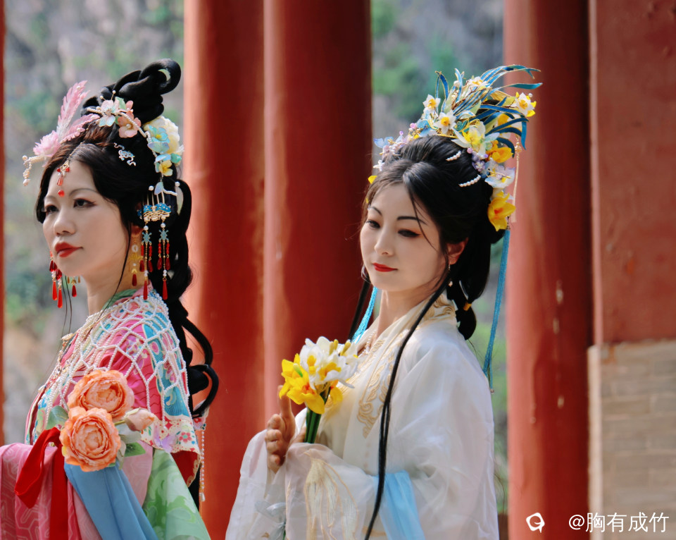 宋城墙汉服人像 (20).jpg