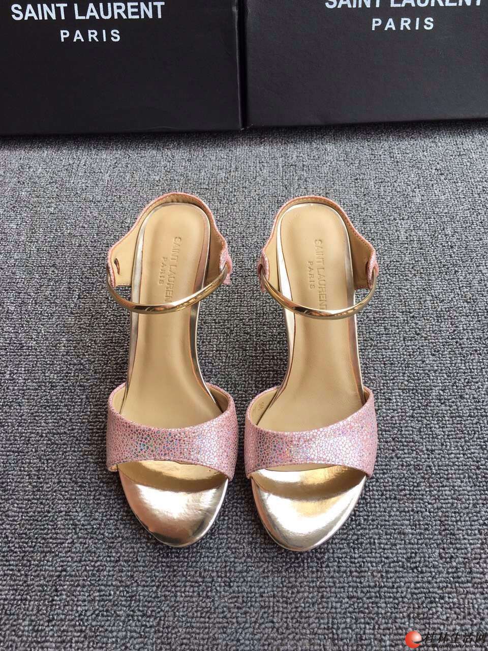 ʥ���� ʱ���¿�߸���Ь�����ý���TPU���ӣ�����������Ƥ�棬��ɫ��Ƥ�
