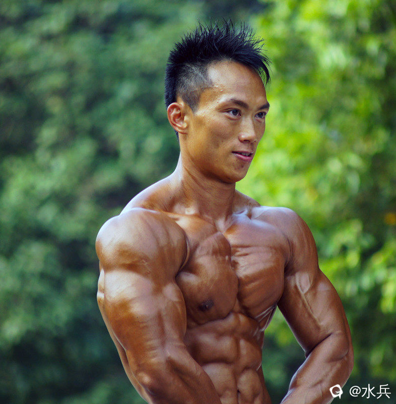 2011年临桂《牛人牛事》716039.jpg
